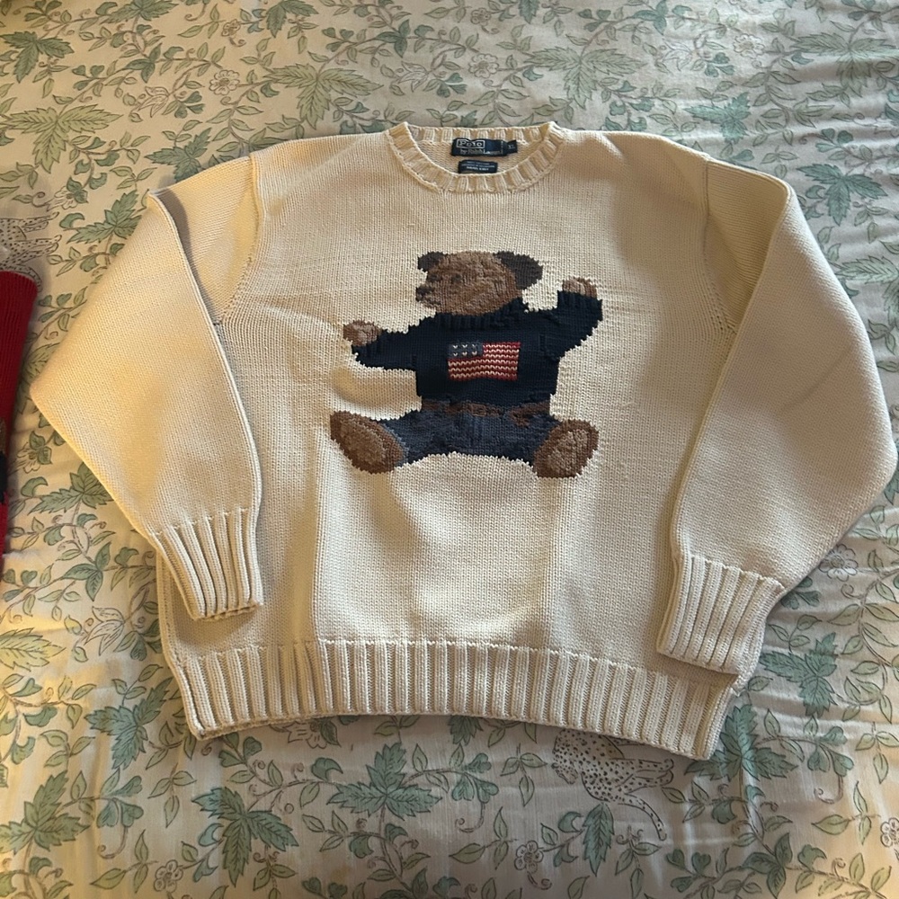 Ralph Lauren Cream Sweater with SITDOWN BEAR STADIUM 1992 . Vintage Retro